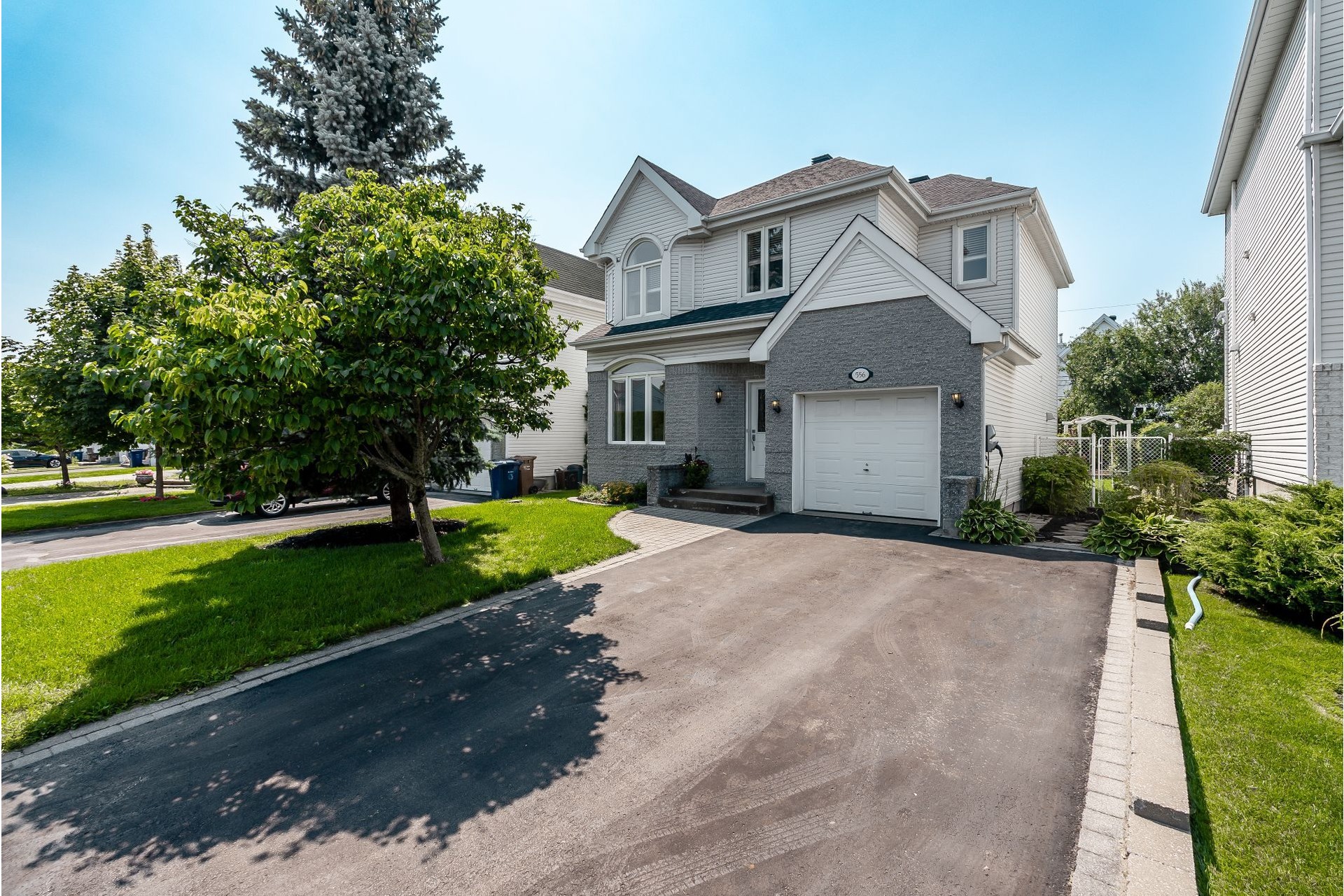 image 0 - House For sale Sainte-Dorothée Laval  - 10 rooms