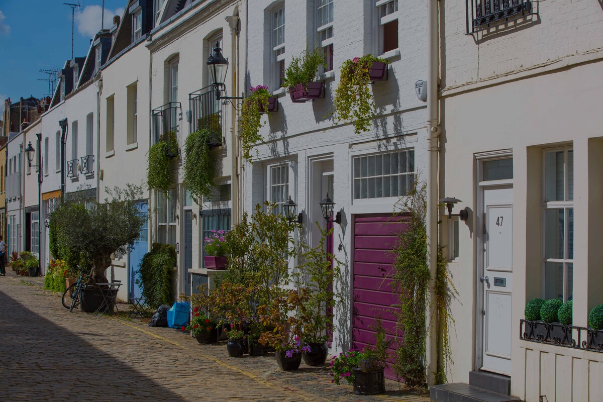 Bayswater, the luxury real estate hotspot in London - United Kingdom